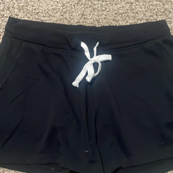 2 pair of women’s shorts size M - Picture 4 of 5